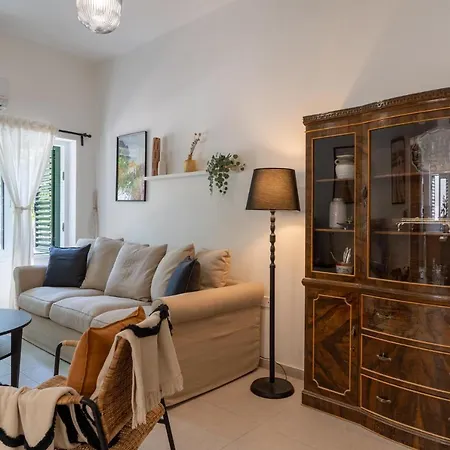 Arty Haven - Spacious 3-br House In Apartament *