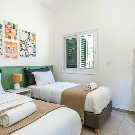 Arty Haven - Spacious 3-br House In Apartmán *