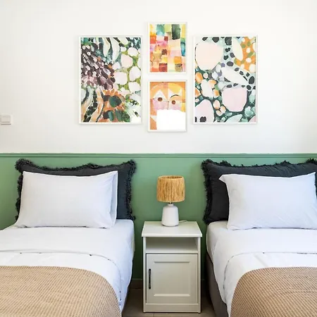 Arty Haven - Spacious 3-br House In