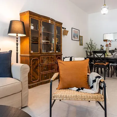 Arty Haven - Spacious 3-br House In *