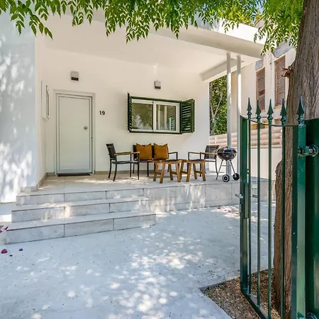 Arty Haven - Spacious 3-br House In *