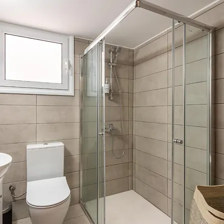 Arty Haven - Spacious 3-br House In Apartmán