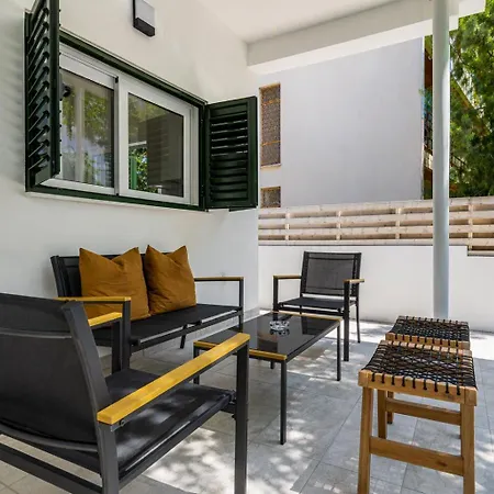 Arty Haven - Spacious 3-br House In * Larnaca