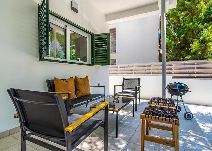 Arty Haven - Spacious 3-br House In ラルナカ