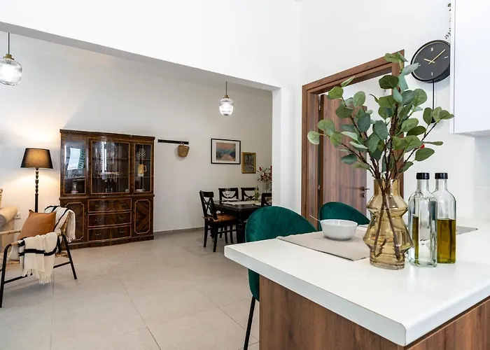 Διαμέρισμα Arty Haven - Spacious 3-br House In