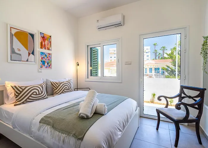 Arty Haven - Spacious 3-br House In Διαμέρισμα Λάρνακα