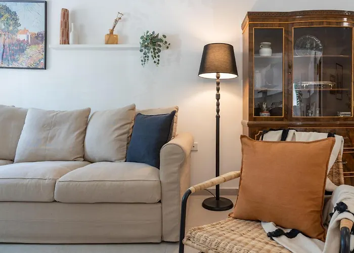 Arty Haven - Spacious 3-br House In アパート *